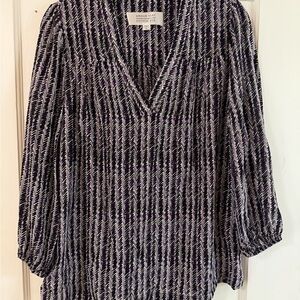 Amour Vert 100% Silk V-neck Blouse Black, Purple and White print